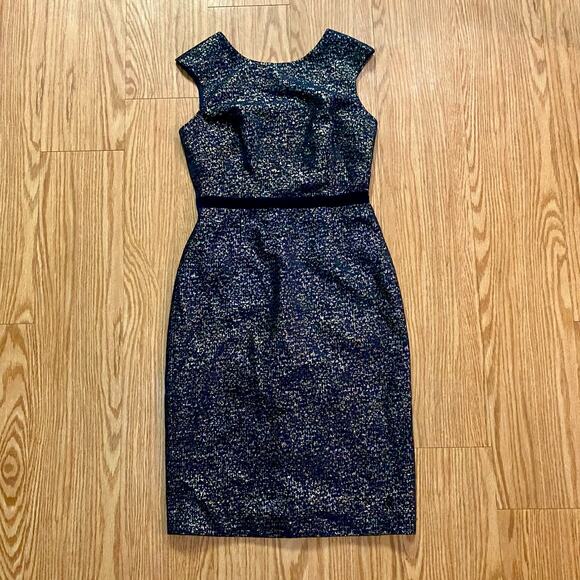 Elegant Blue Midi Dress - Picture 2 of 11